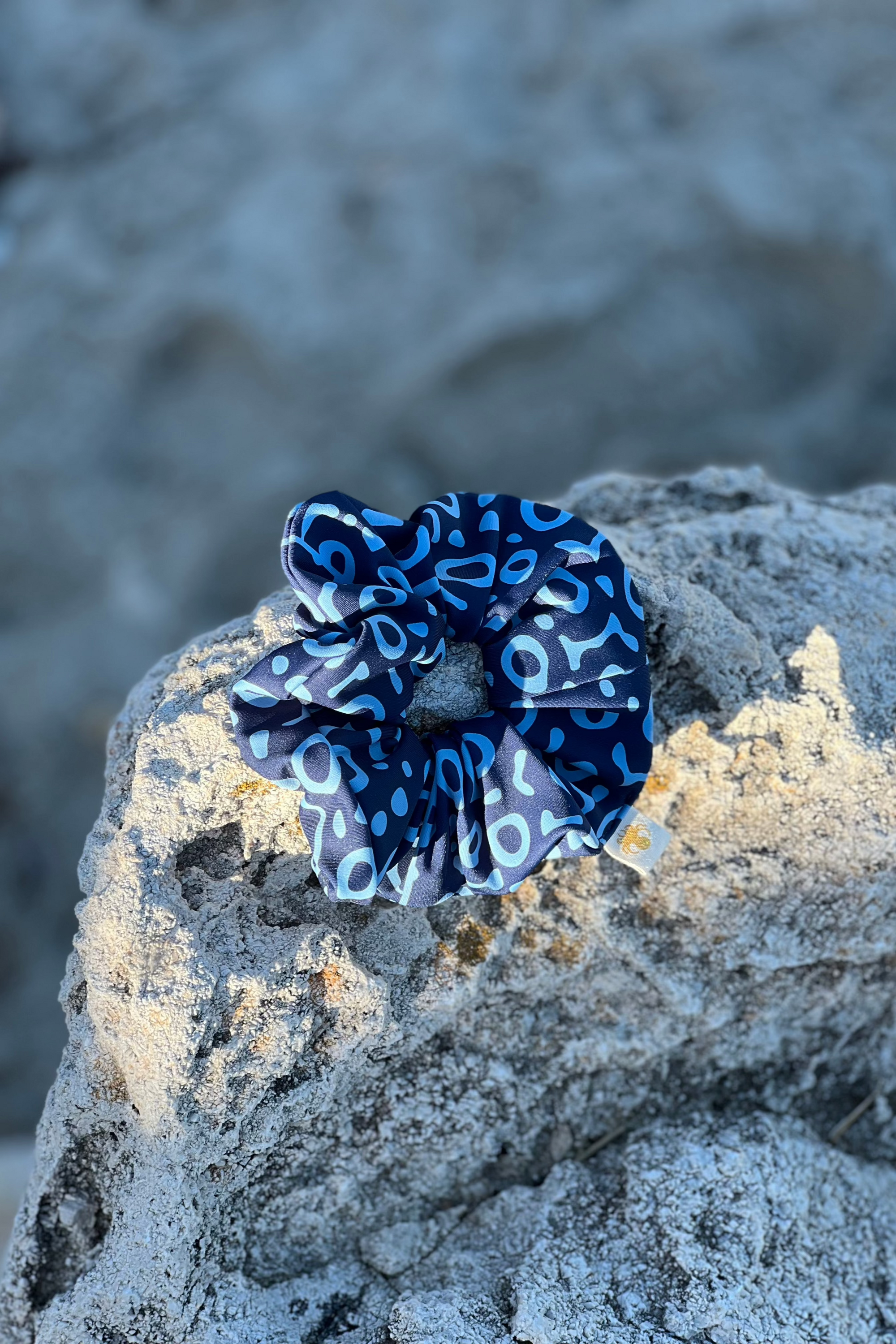 EAGLE RAY Print scrunchies
